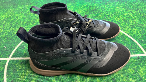 Futsal adidas predator sales