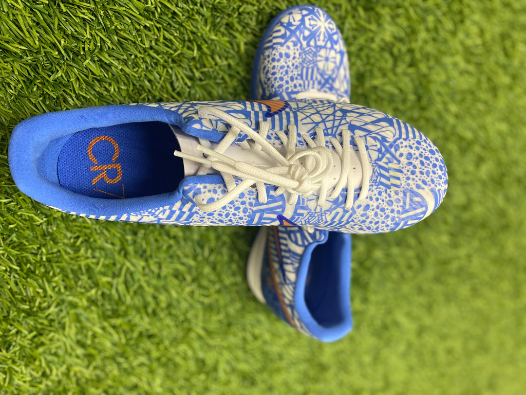 Cr7 white indoor shoes shop