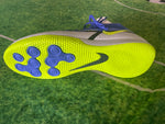 Nike Phantom GT2 Academy Indoor soccer cleats